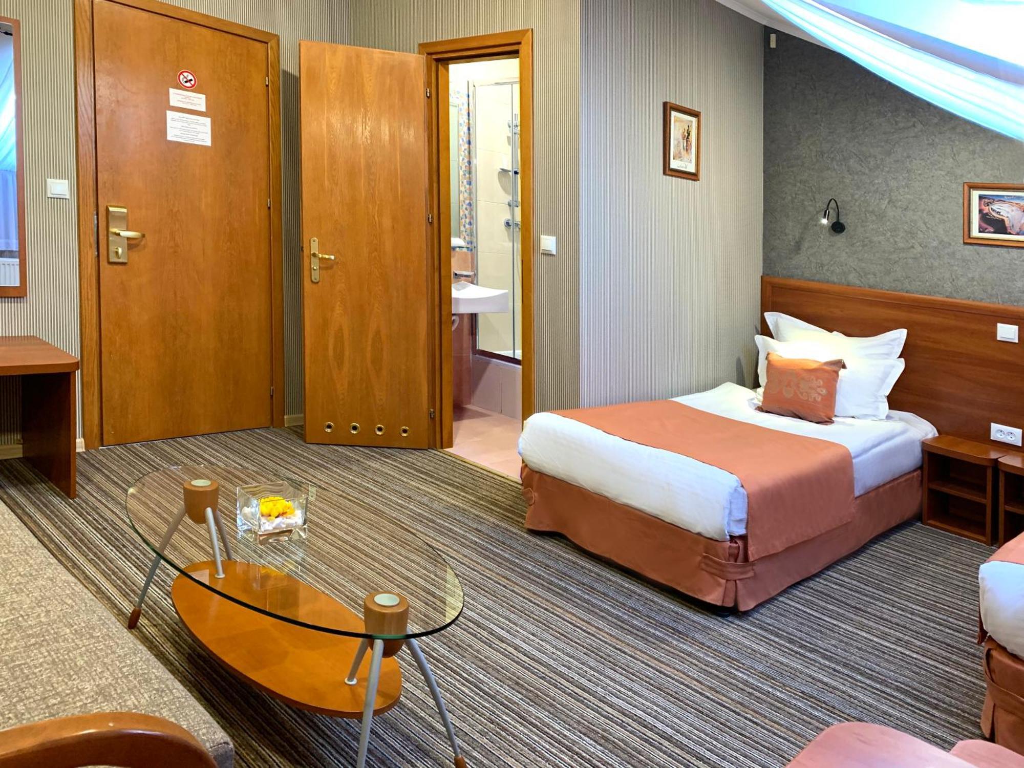 Economy Room In Hotel Eney Lviv Quarto foto