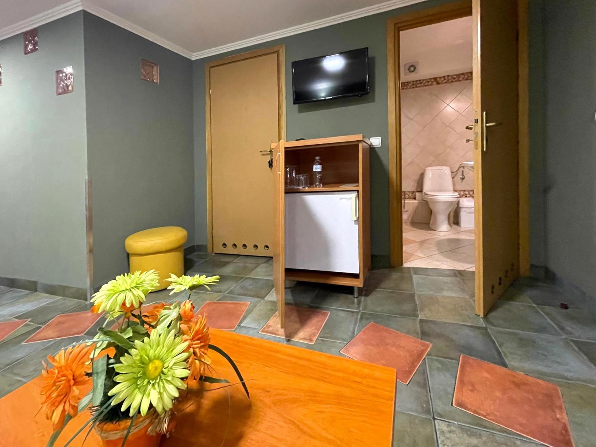 Economy Room In Hotel Eney Lviv Quarto foto